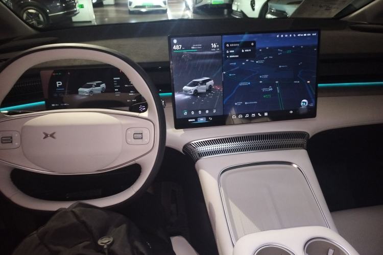 Used XPeng X9 2024 702 Ultra-Long Range Pro Center Console