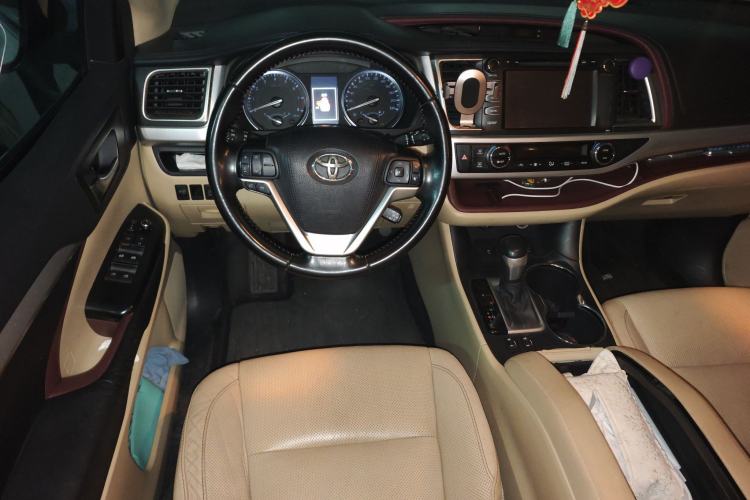 Used Toyota Highlander 2015 2.0T Four-Wheel Drive Luxury Navigation Version with 7 Seats