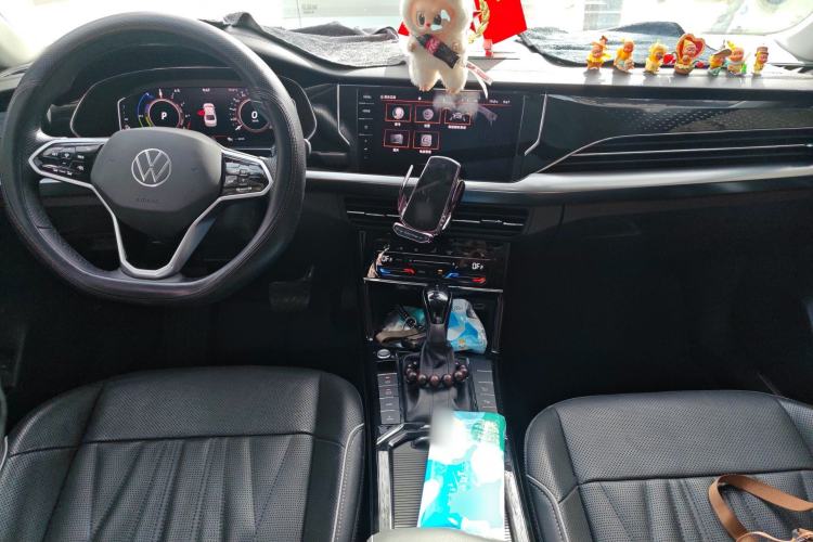 Used Volkswagen Passat New Energy 2022 430 PHEV Hybrid Luxury Edition Center Console