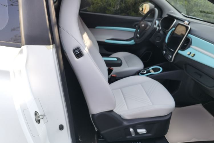 Used Chery QQ Little Ant 2021 150 000 Yuan "Ant Fan" Edition New Ant Cool Version Lithium-Ion Battery Right Front Seat