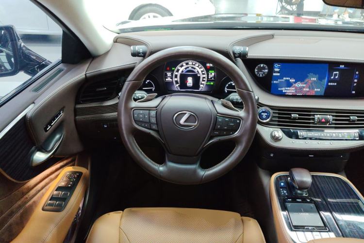 Used Lexus LS 2018 500h Premier Edition China V Standard
