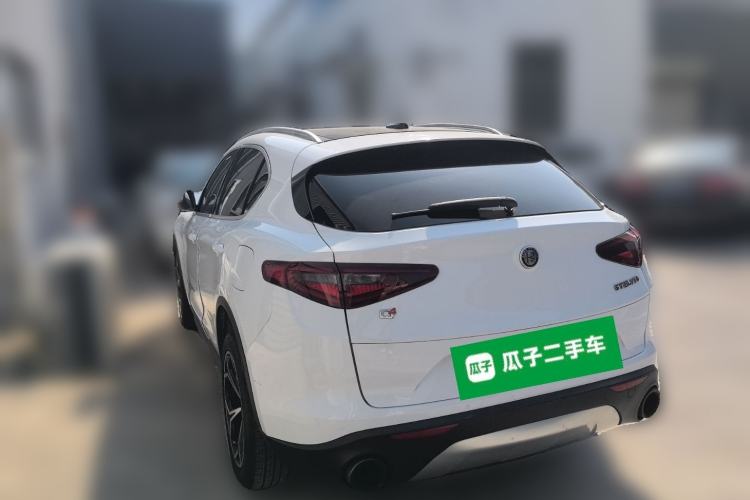 Used Alfa Romeo Stelvio 2017 2.0T 200HP Luxury Edition Rear Left 45 Deg