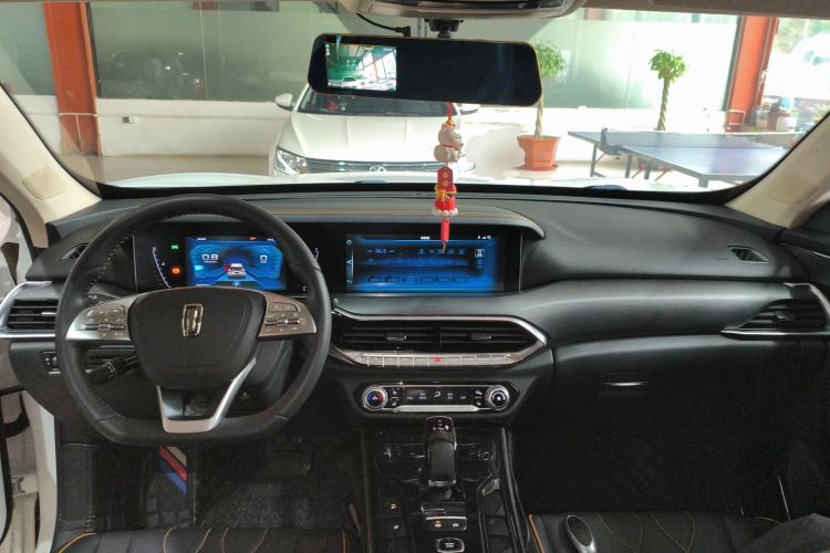 Used Bestune T77 2021 PRO 280 TID Automatic Luxury Model Center Console