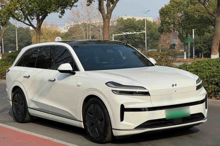 Used ONVO Luxeed L90 2025 Model—Max Six-Seater Version
