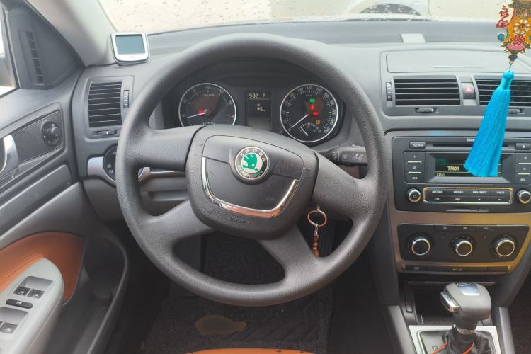 Used Skoda Octavia 2013 1.6L Automatic Yijie Edition Steering Wheel