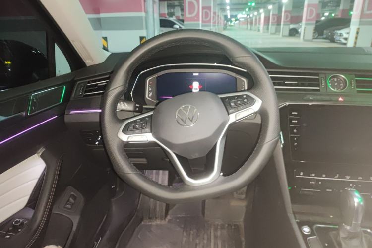 Used Volkswagen Magotan 2026 30 Million Vehicles Selected Model 380TSI DSG Luxury Edition Steering Wheel