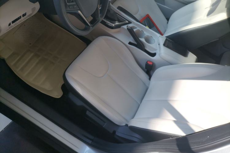 Used Venucia D60 2018 1.6L CVT Smart Connect Elite Edition