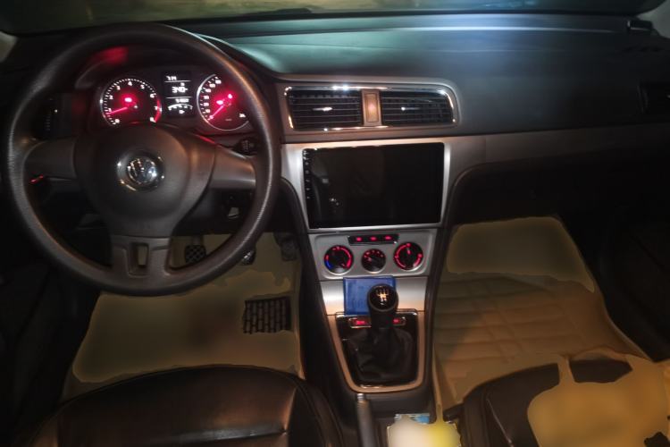 Used Volkswagen Lavida 2013 Restyled Classic 1.6L Manual Comfort Edition
