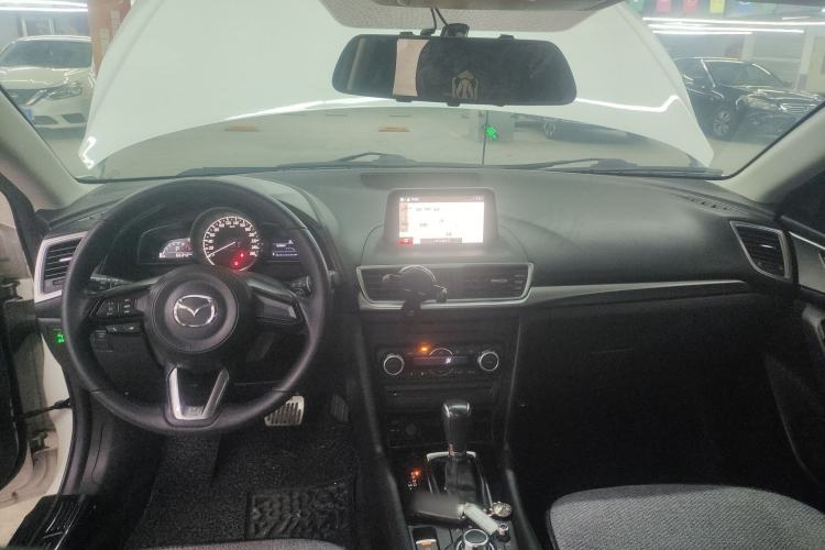 Used Mazda 3 Axela 2017 Hatchback 2.0L Automatic Luxury Model Emission Standard China V