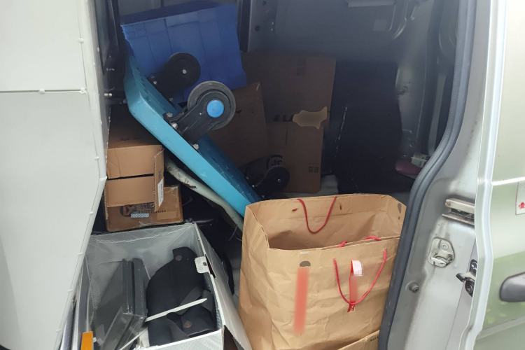 Used Wuling Hongguang V 2022 1.2L Jingqu Edition Window-Sealed Car with Hydraulic Power Steering LSI