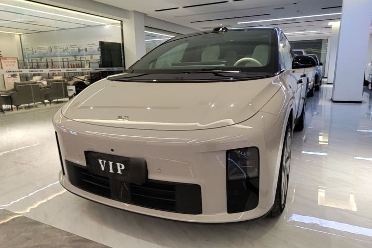 Used Li Auto i6 2025 Model Two-Wheel-Drive Standard Type