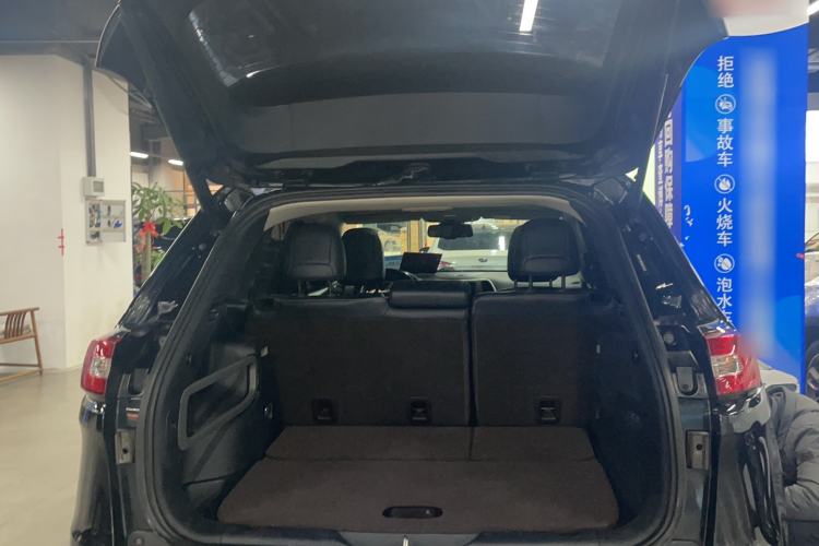 Used Jeep Cherokee 2016 2.4L Superior Edition Trunk