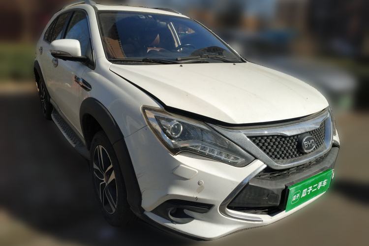 Used BYD Tang New Energy 2015 2.0T Four-Wheel-Drive Flagship Model Front Right 45 Deg