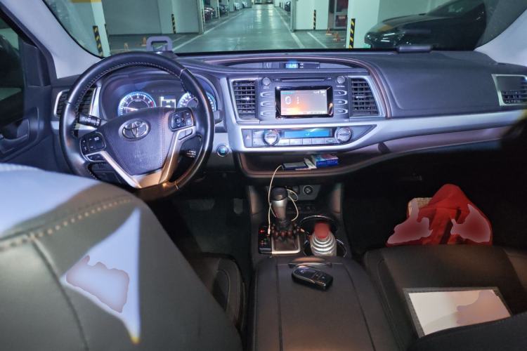 Used Toyota Highlander 2018 2.0T Four-Wheel Drive Luxury Edition 7 Seats China V Emission Standard