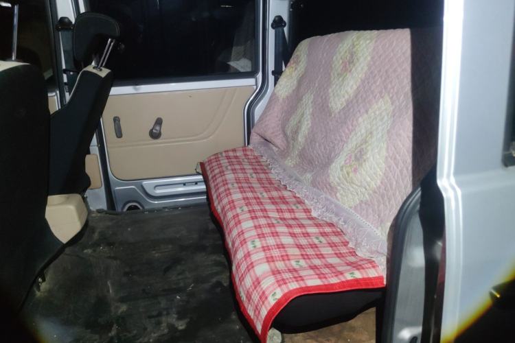 Used CHANGAN KUAYUE Xing V3 2023 1.3L Gasoline Comfort Model 5-Seater Passenger Vehicle Left Rear Seat