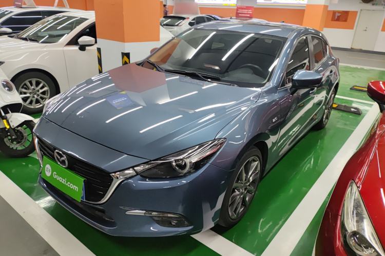Used Mazda Mazda 3 Axela 2017 Hatchback 2.0L Automatic Luxury Model Emission Standard China V