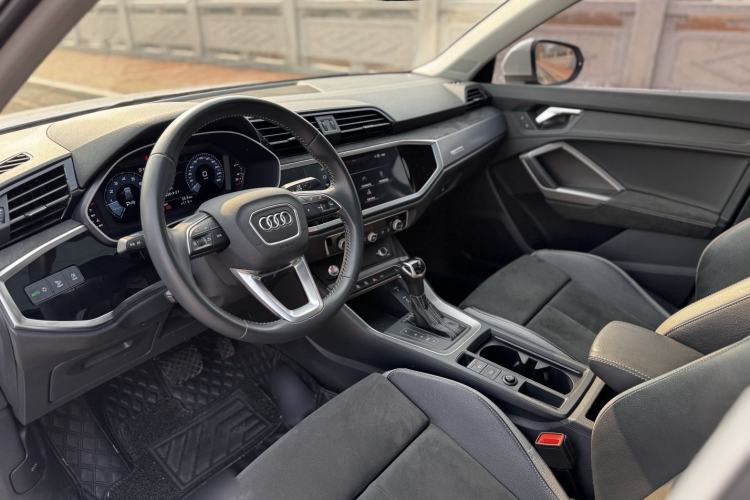 Used Audi Q3 2021 35 TFSI Progressive Dynamic Edition
