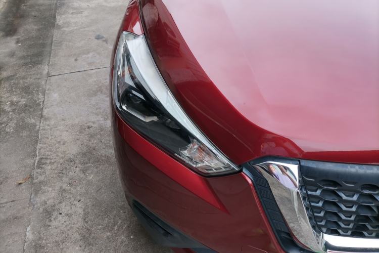 Used Nissan Kicks 2018 1.5L CVT Smart Connect Deluxe Edition Right Front Headlight