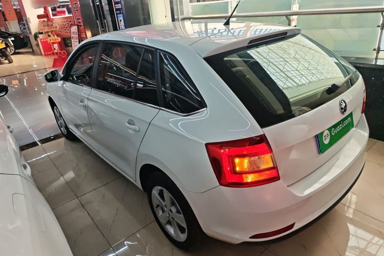 Used Skoda Rapid Spaceback 2016 Revised 1.6L Automatic Chuanxing Version
