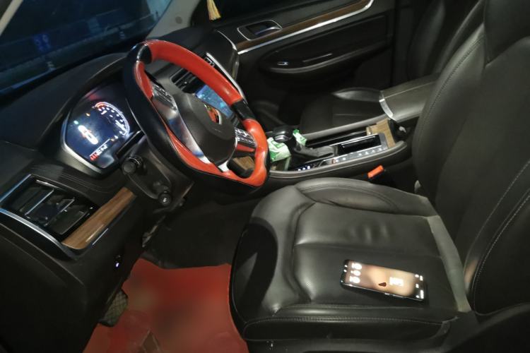 Used Roewe RX8 2019 30T Smart Connectivity Two-Wheel Drive Supreme Flagship Edition
