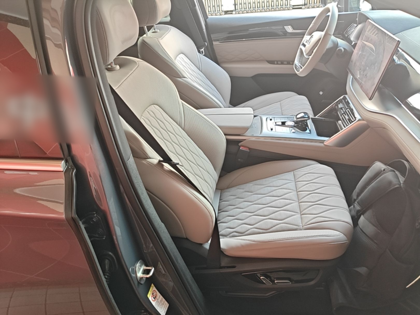 BYD Tang New Energy 2025 DM-i 115KM Prestige Model - Executive — снимка 19