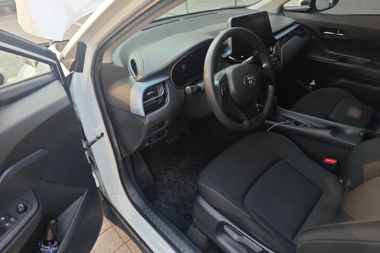 Used Toyota IZOA 2021 Dual-Motor 2.0L Yi Xing Edition
