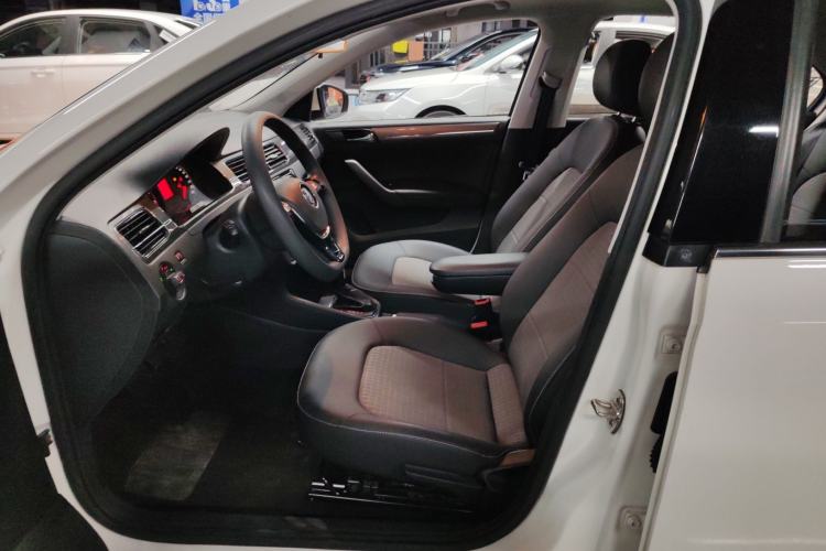 Used Volkswagen Santana 2016 1.6L Automatic Comfort Edition
