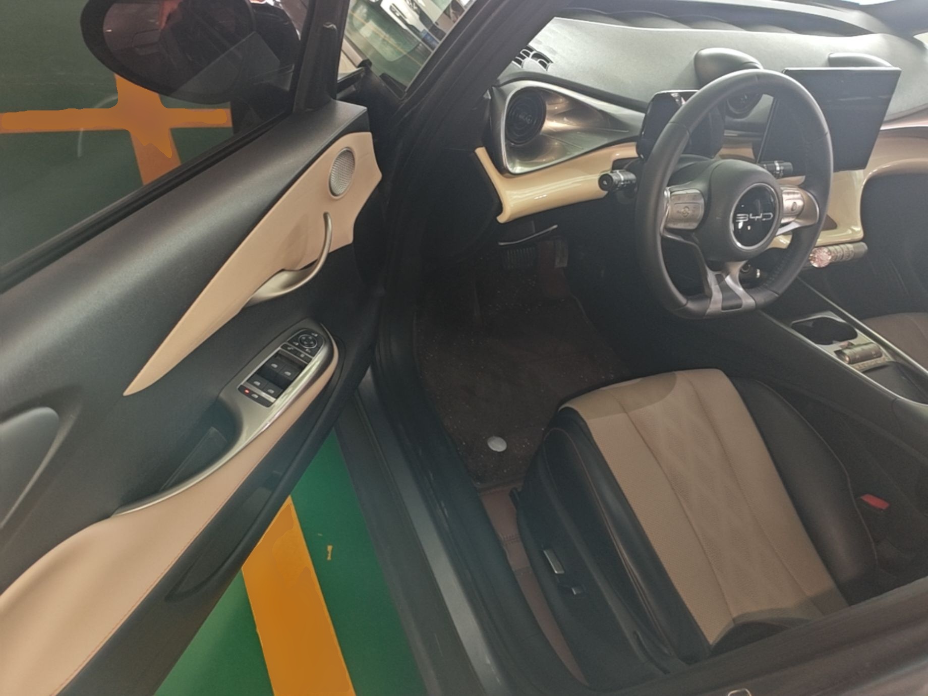 BYD Dolphin 2023 420 km Fashion Edition — снимка 18