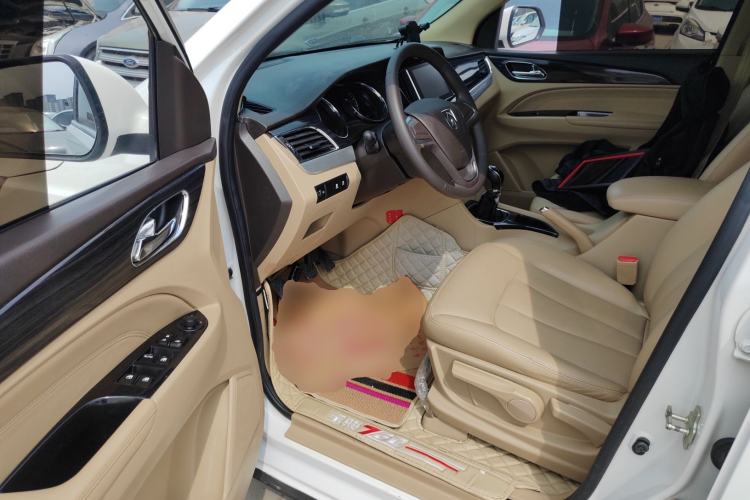 Used Baojun 730 2016 1.5L Manual Comfort Version 7 Seats China V Emission Standard Driver Seat