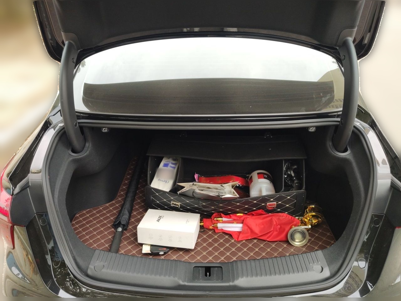 Hongqi H5 2024 1.5T DCT Smart Connect Flagship Edition - Chinese Trim Yun — снимка 16