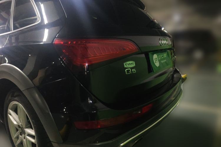 Used Audi Q5 2017 Plus 40 TFSI Comfort Model
