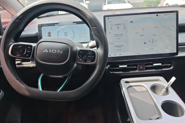 Used AION Y 2023 Plus 610 Smart Edition Ternary Lithium Center Console