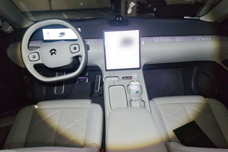 Used Nio ET7 2024 75 kWh Executive Edition Center Console