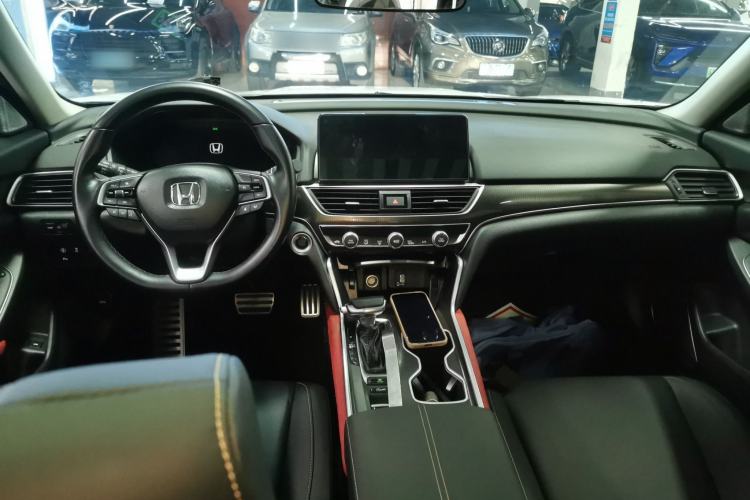 Used Honda Accord 2022 260TURBO Phantom Night · Prestige Edition Center Console