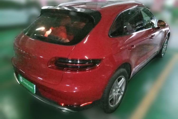 Used Porsche Macan 2017 Macan 2.0T Rear Right 45 Deg