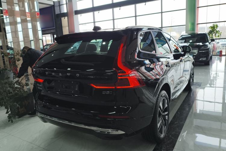 Used Volvo XC60 2026 B5 4x4 Smart Luxury Edition