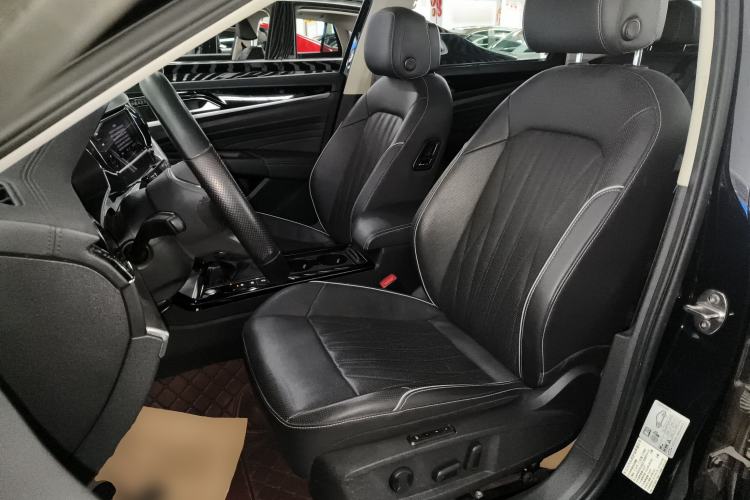 Used Volkswagen Passat 2023 330TSI Luxury Edition
