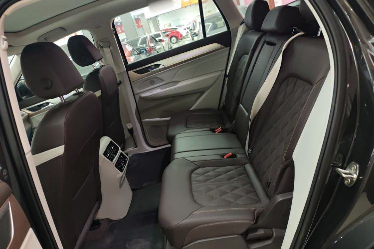 Used Volkswagen Tavendor 2023 380TSI Four-Wheel Drive R-Line Cruise Edition Left Rear Seat