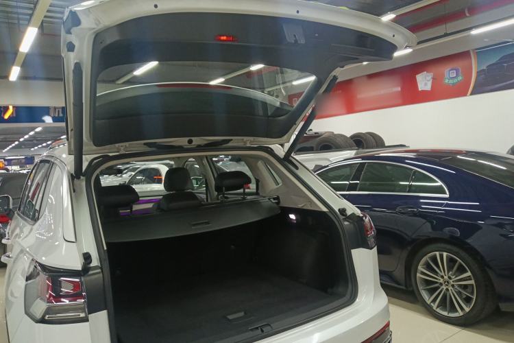 Used Volkswagen Tayron 2023 Revised Version 380TSI All-Wheel Drive R-Line High-Energy Edition Trunk