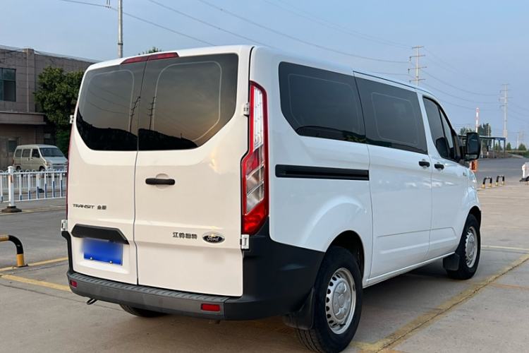 Used Ford Transit 2019 2.0T Diesel Multi-Purpose Commercial Vehicle Short Wheelbase Low Roof 6-Seater China VI Standard
