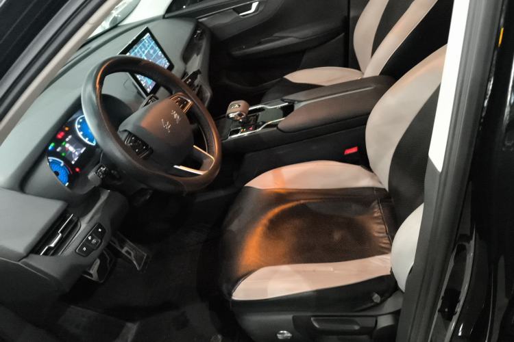 Used Hongqi E-QM5 2022 431 km Charge & Enjoy Edition Left Front Seat