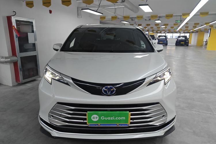 Used Toyota Sienna 2021 2.5L Hybrid Platinum Edition