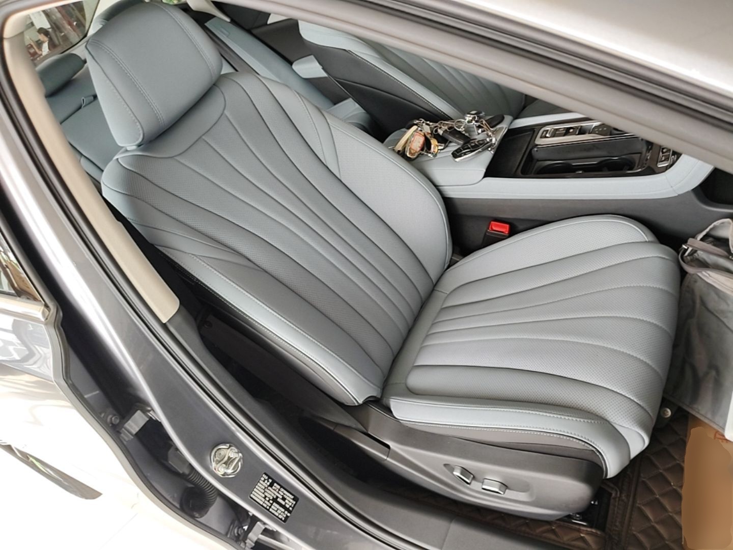 Hongqi H5 PHEV 2025 170 Super Hybrid Version — снимка 19