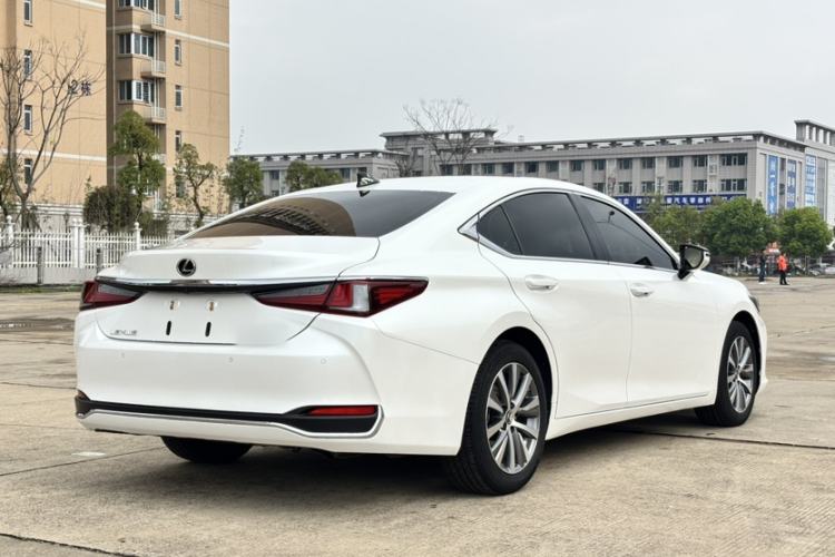 Used Lexus ES 2020 260 Excellence Edition
