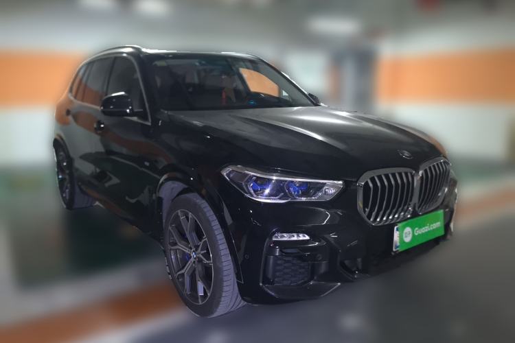 Used BMW X5 2021 xDrive40i Luxury Model with M Sport Package Front Right 45 Deg