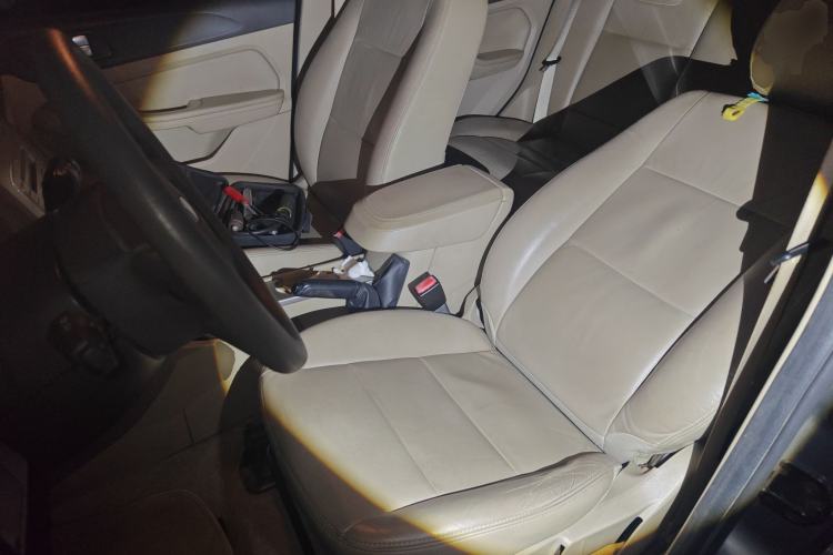 Used Ford Focus 2011 Sedan 1.8L Automatic Fashion Edition
