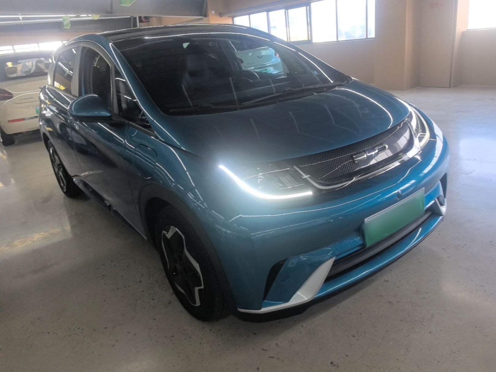 BYD Dolphin 2021 405 km Fashion Edition — снимка 3