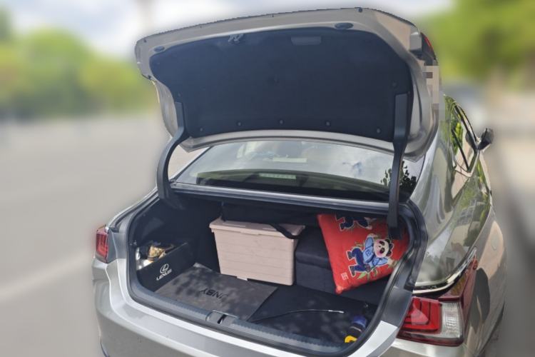 Used Lexus ES 2020 260 Excellence Edition Trunk