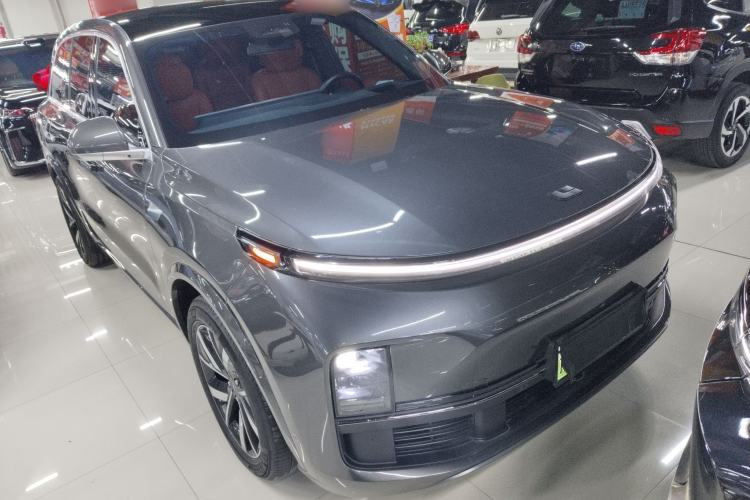 Used Li Auto L8 2023 Pro Model Front Right 45 Deg