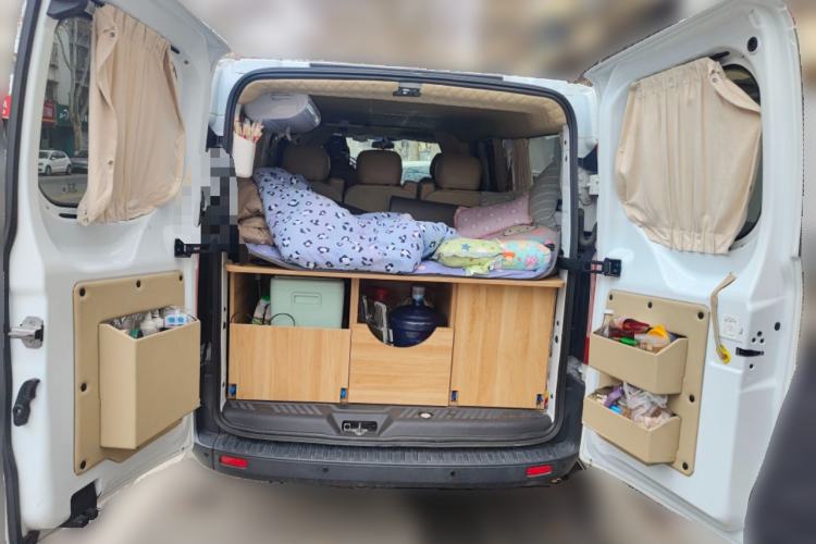 Used Ford Transit 2020 2.0T Diesel Multi-Function Commercial Vehicle Mid-Chassis Low-Roof Design with Dual Rear Doors Meeting China VI Emission Standards